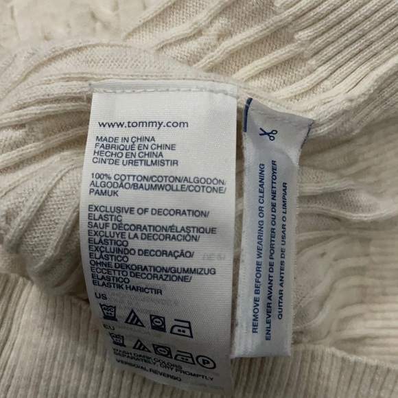 NWOT TOMMY HILFIGER Cable Knit V-neck Sweater - Picture 6 of 6